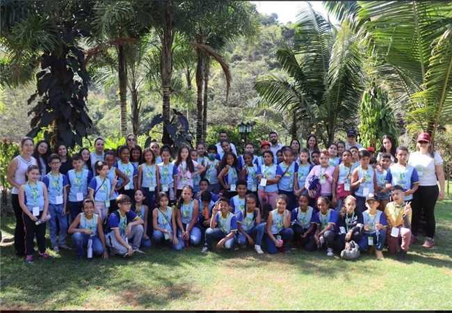 Os alunos do 5º ano da Escola Municipal Antônio Franco Laviola, realizaram recentemente, um passeio de visitação a Usina CGH Bícuiba e CGH Areão.